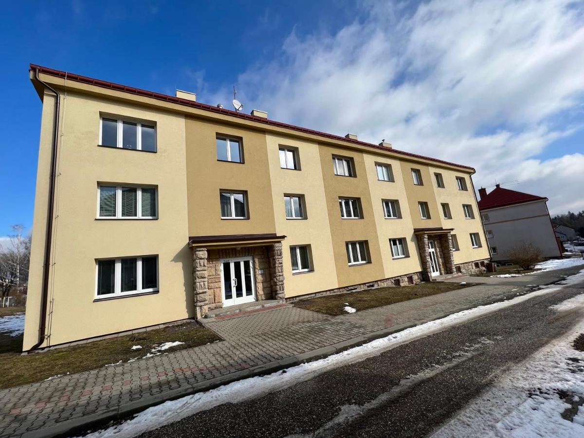 Apartman Md Apartment Zacler Exterior photo